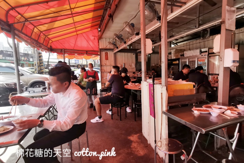 烏日站美食|台中烏日人氣美食-張家晉牛雜一早就能吃牛肉火鍋配炒牛雜！