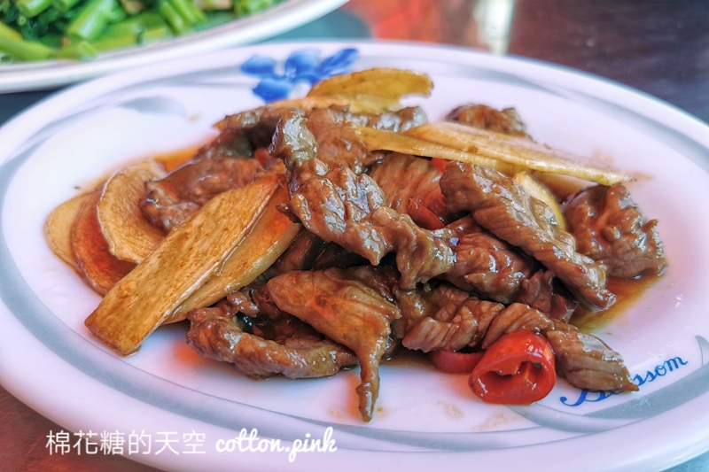 烏日站美食|台中烏日人氣美食-張家晉牛雜一早就能吃牛肉火鍋配炒牛雜！