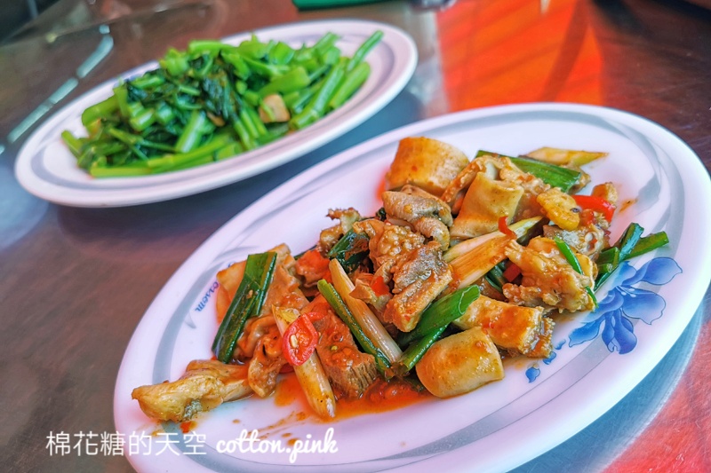 烏日站美食|台中烏日人氣美食-張家晉牛雜一早就能吃牛肉火鍋配炒牛雜！