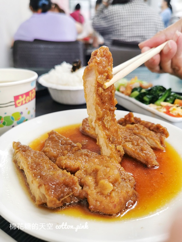 台中便當推薦|石蜜園雞腿飯打開就流口水～連白飯都好好吃！