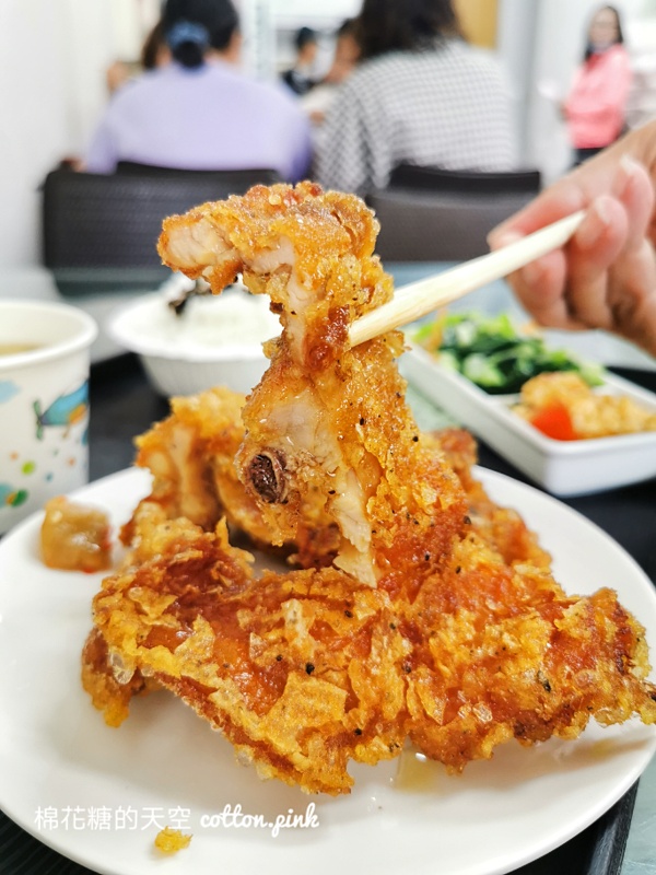 台中便當推薦|石蜜園雞腿飯打開就流口水～連白飯都好好吃！
