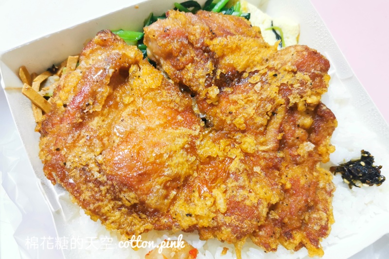台中便當推薦|石蜜園雞腿飯打開就流口水～連白飯都好好吃！