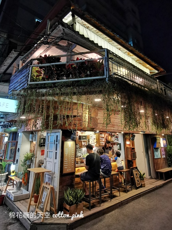 豐原咖啡廳這家超迷人～市場老宅改裝Because Life Cafe就在太平洋sogo旁小巷內