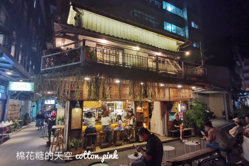 豐原咖啡廳這家超迷人～市場老宅改裝Because Life Cafe就在太平洋sogo旁小巷內