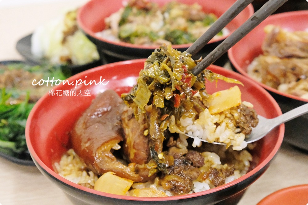 每日限量鴨腿飯這裡吃！獨家蔥鹽鴨肉飯意外好滋味～噪咖鹹菜鴨裡腿庫飯竟然還加料！