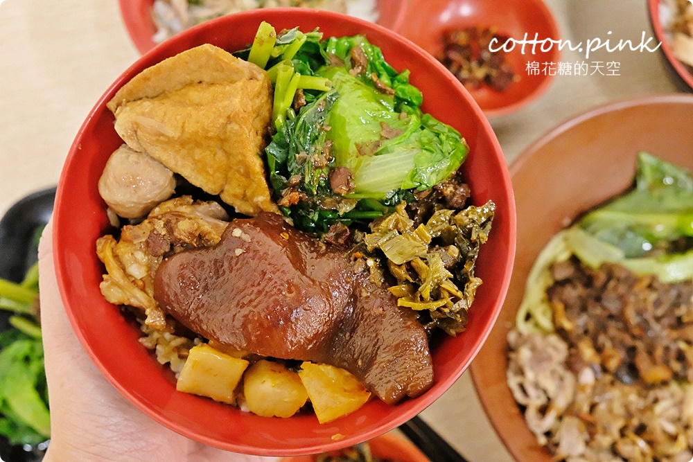 每日限量鴨腿飯這裡吃！獨家蔥鹽鴨肉飯意外好滋味～噪咖鹹菜鴨裡腿庫飯竟然還加料！