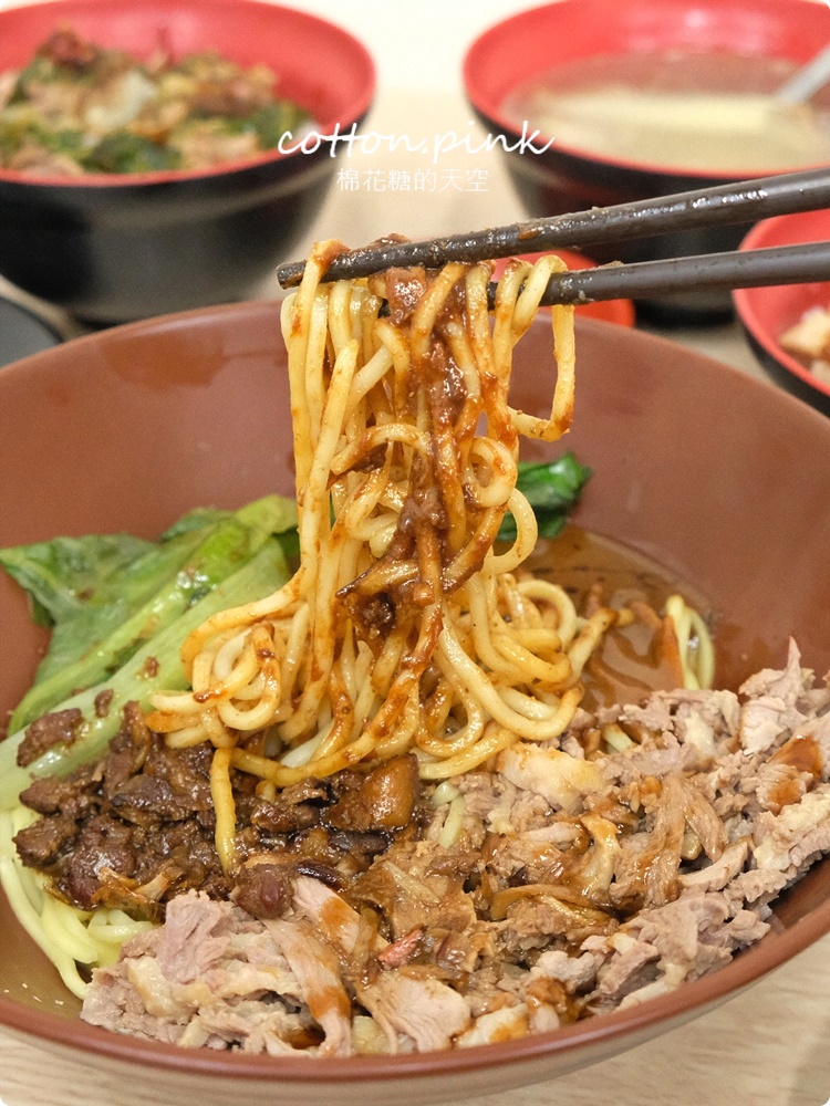 每日限量鴨腿飯這裡吃！獨家蔥鹽鴨肉飯意外好滋味～噪咖鹹菜鴨裡腿庫飯竟然還加料！