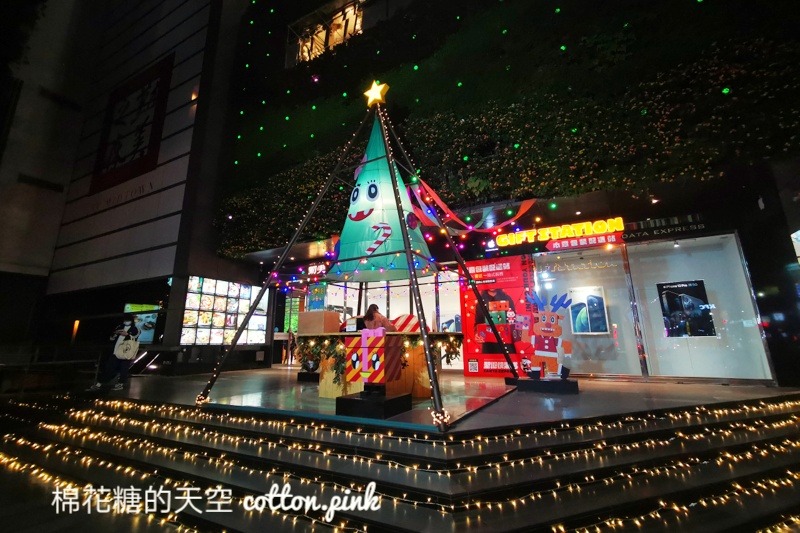 台中最新聖誕主題活動～積木造型直升機、聖誕老公公現身綠園道！