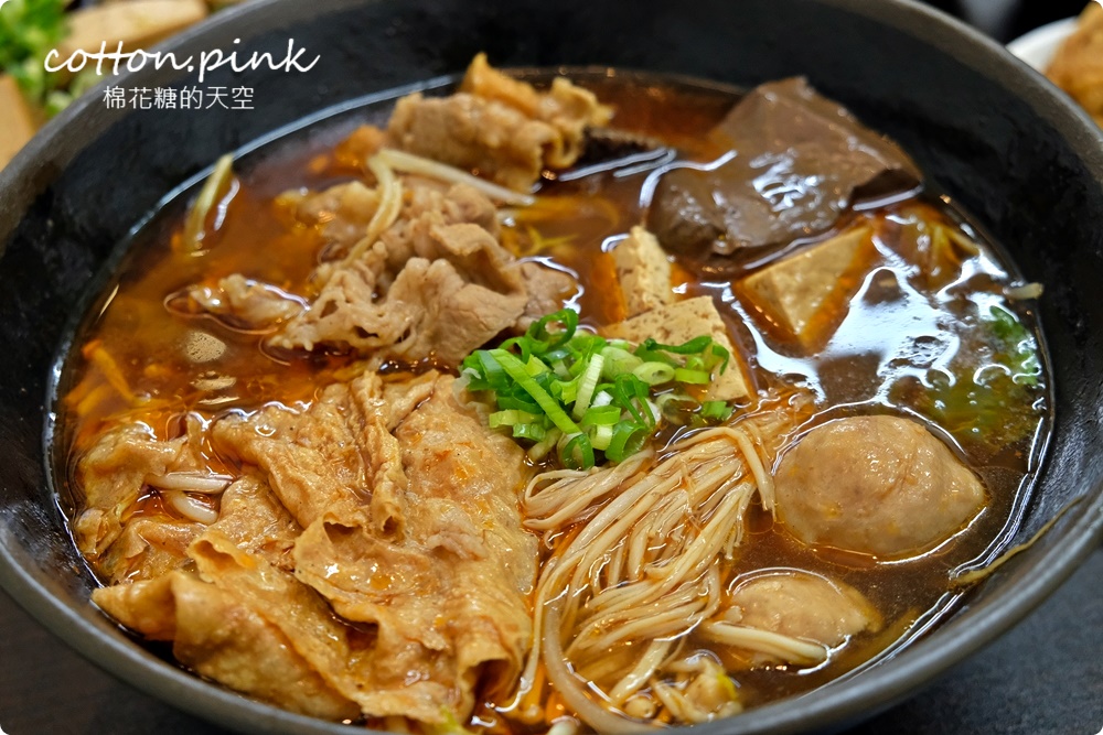 台中牛肉麵推薦|逢甲周邊洄味牛肉麵暗藏個人版麻辣鍋～大推牛三寶麵