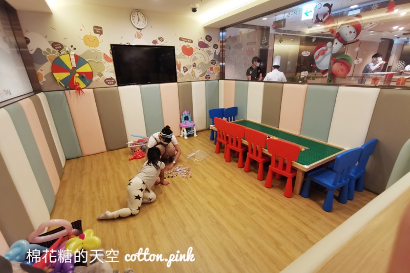 台中最新海底撈12月初悄悄開幕！看完午夜場宵夜就吃麻辣鍋<文末附上訂位連結