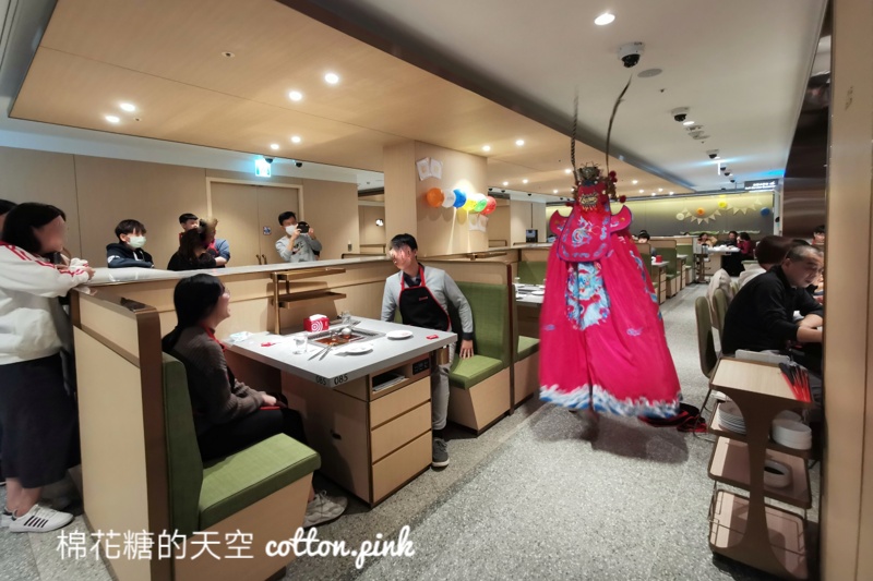 台中最新海底撈12月初悄悄開幕！看完午夜場宵夜就吃麻辣鍋<文末附上訂位連結