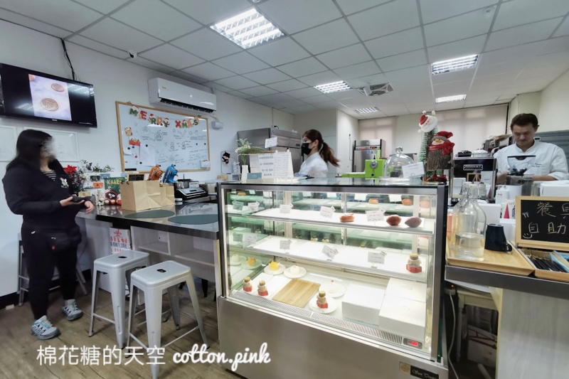 台中超萌甜點店！最新胖胖狐狸太可愛～聖誕系列期間限定快來KAKES Pâtisserie吃老公公