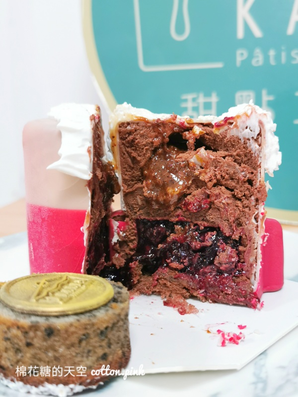台中超萌甜點店！最新胖胖狐狸太可愛～聖誕系列期間限定快來KAKES Pâtisserie吃老公公