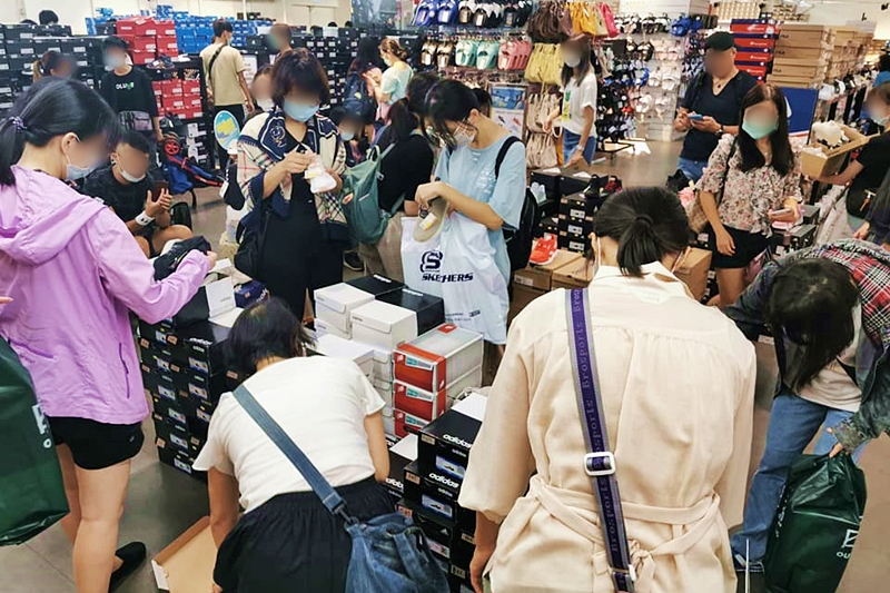OUTLET全民運動月12/31開賣！SKECHER、UA鞋款990元起！必搶商品獨家曝光！