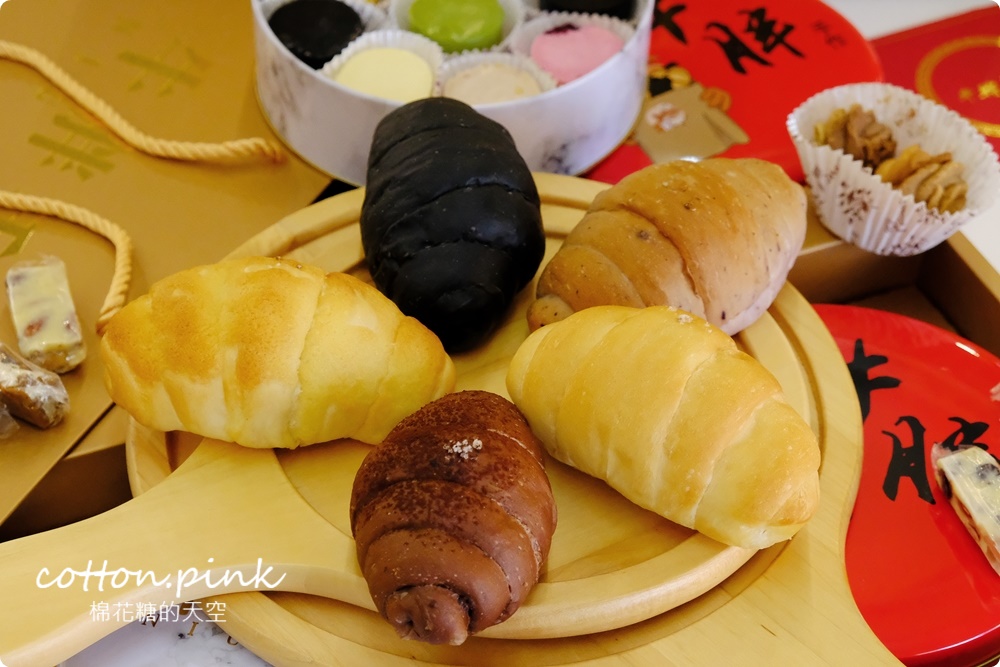 不只極黑~奶酥、乳酪鹽可頌也太好吃了吧！一中牛胖最新推出彩色起司蛋糕禮盒超美必吃～