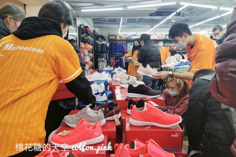 OUTLET全民運動月12/31開賣！SKECHER、UA鞋款990元起！必搶商品獨家曝光！