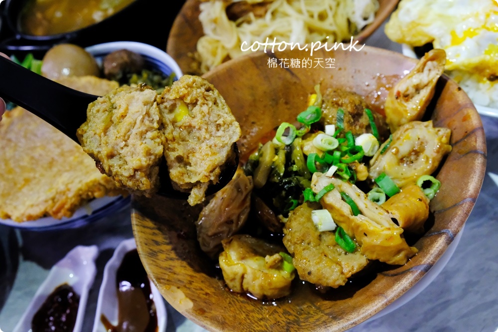 台中人氣滷肉飯新店！店裡麻油雞也好好喝～福來芳多種燉湯暖呼呼～