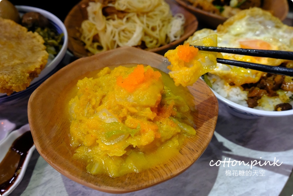 台中人氣滷肉飯新店！店裡麻油雞也好好喝～福來芳多種燉湯暖呼呼～