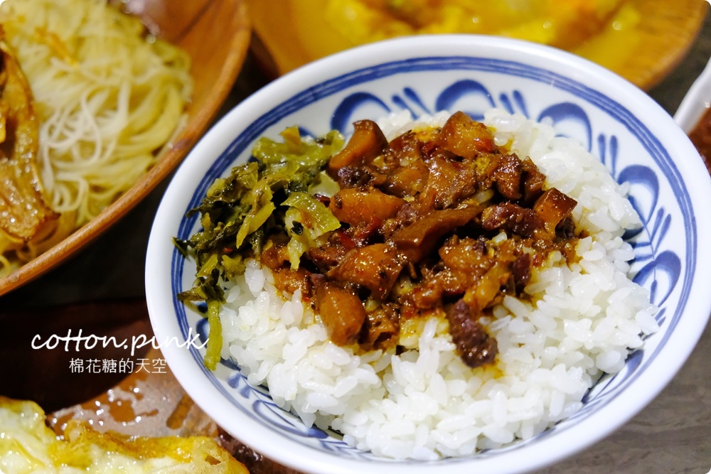 台中人氣滷肉飯新店！店裡麻油雞也好好喝～福來芳多種燉湯暖呼呼～