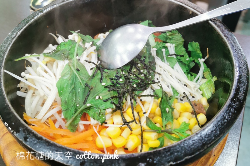 水果吃到飽！中教大旁這家餐廳超人氣～義大利麵、石鍋拌飯～9食圓連焗烤都有喔！