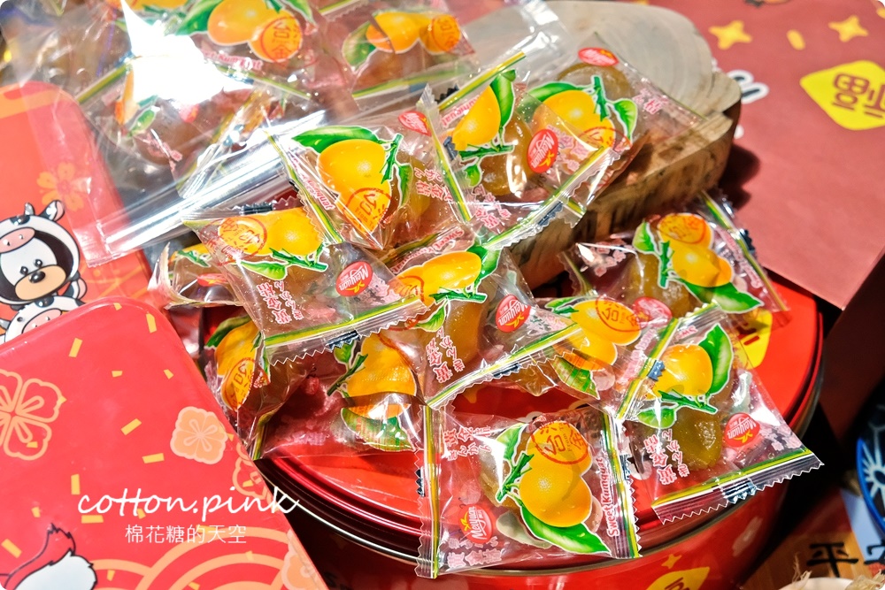 零食版年貨大街這裡逛！春節禮盒、年貨堅果、糖果巧克力這裡買最划算～禮盒特價外加買十送一