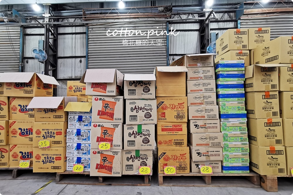 直擊進口零食直播千坪大倉庫！團購超夯商品疲老闆直播現場直接帶回家～