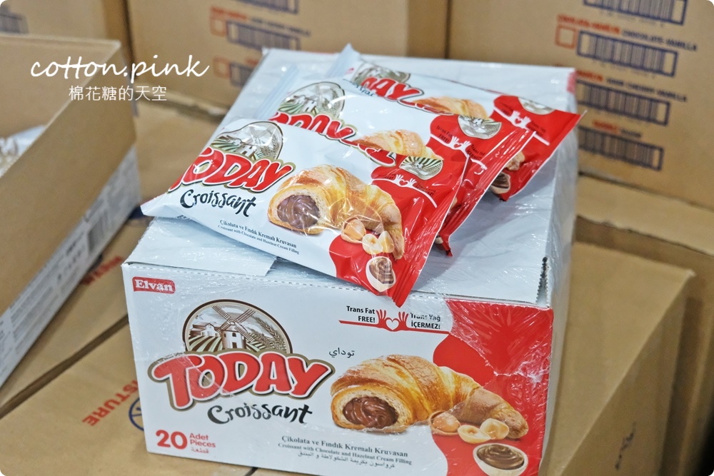 直擊進口零食直播千坪大倉庫！團購超夯商品疲老闆直播現場直接帶回家～