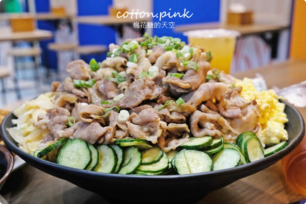 大胃王勇者募集中！超大巨無霸豚肉丼飯挑戰成功只要一塊錢～就在義崎丼