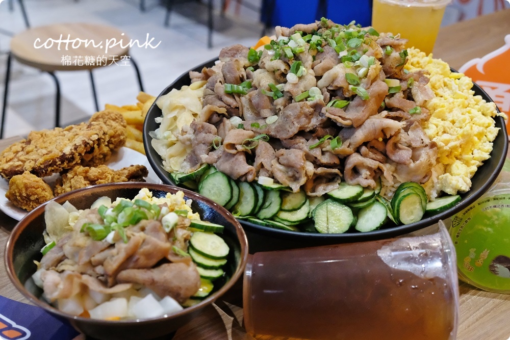 大胃王勇者募集中！超大巨無霸豚肉丼飯挑戰成功只要一塊錢～就在義崎丼