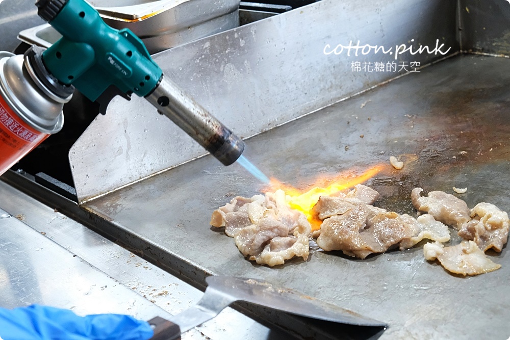 大胃王勇者募集中！超大巨無霸豚肉丼飯挑戰成功只要一塊錢～就在義崎丼