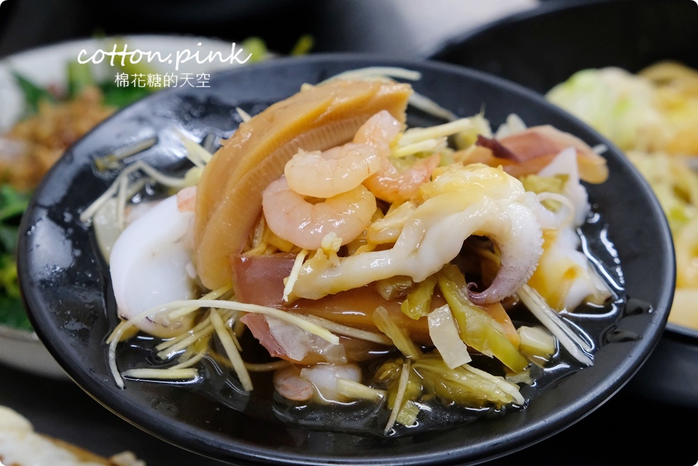台中必吃一麵三吃麻醬麵加蘿蔔糕四合一完美套餐！古早味推薦-立偉麵食就在太原路