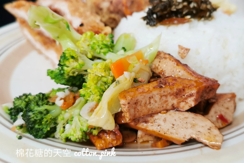 師承台中老店風味～28街排骨飯重新出發！中美街又多一家必吃美味～