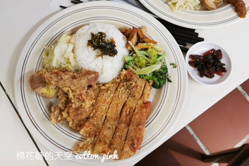 師承台中老店風味～28街排骨飯重新出發！中美街又多一家必吃美味～