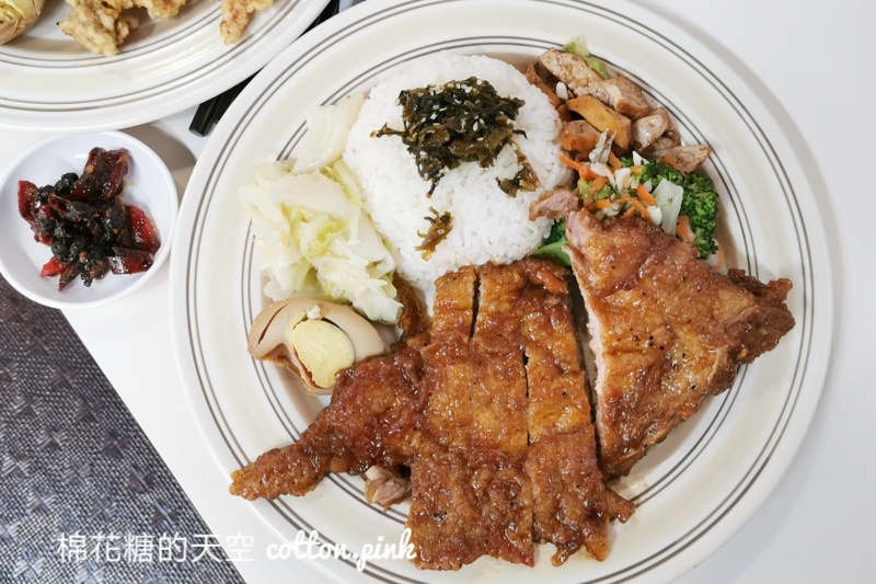 師承台中老店風味～28街排骨飯重新出發！中美街又多一家必吃美味～