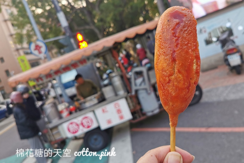 豐原小吃-瑞穗國小大門旁熱狗老攤！迷你版大腸包小腸吃的是回憶～