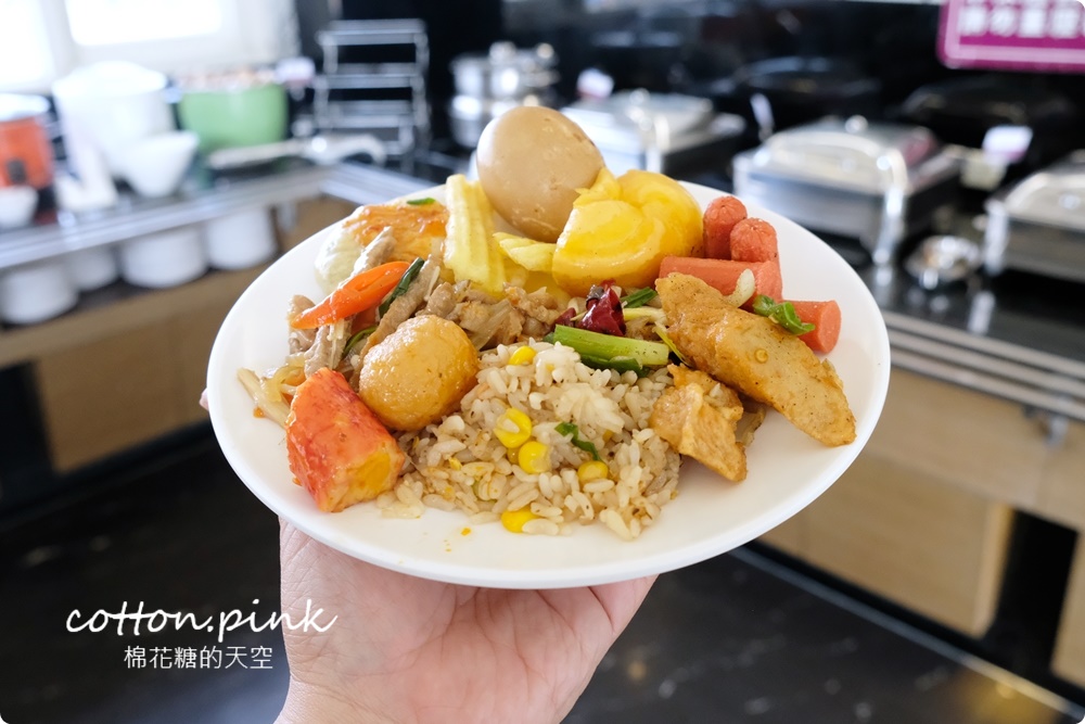 台中KTV內部升級！老牌故鄉KTV唱歌還有自助吧吃到飽