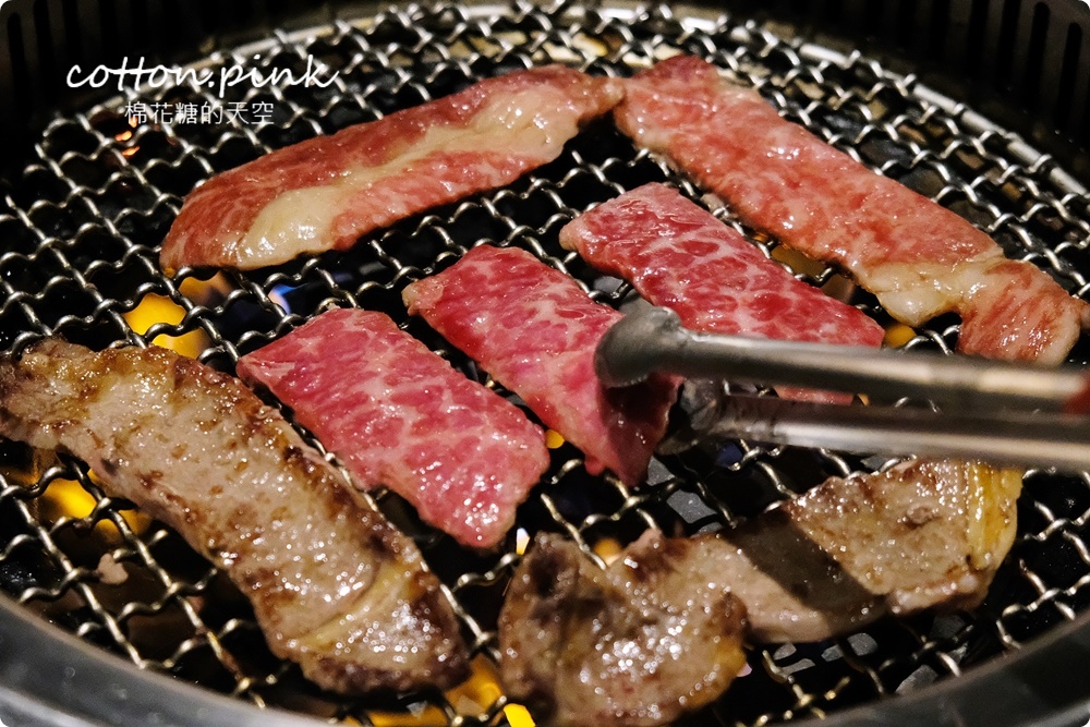 台中燒肉推薦|這家和牛切超厚！想肉燒烤飯後甜點超華麗的啦～