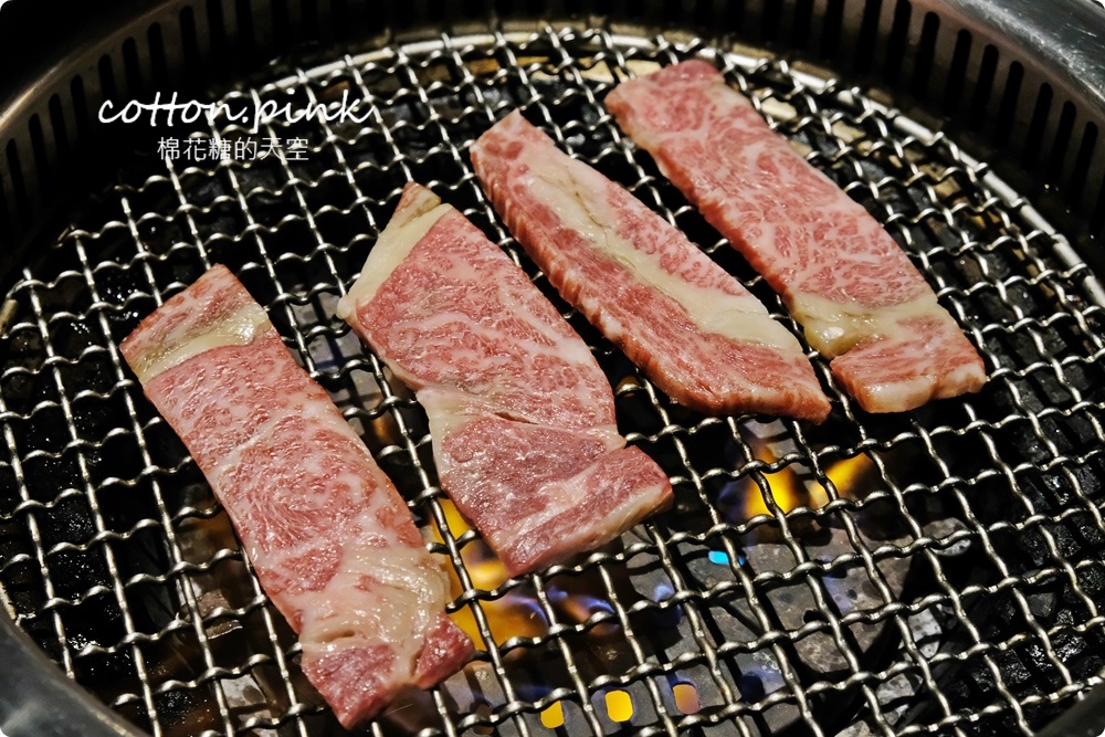 台中燒肉推薦|這家和牛切超厚！想肉燒烤飯後甜點超華麗的啦～