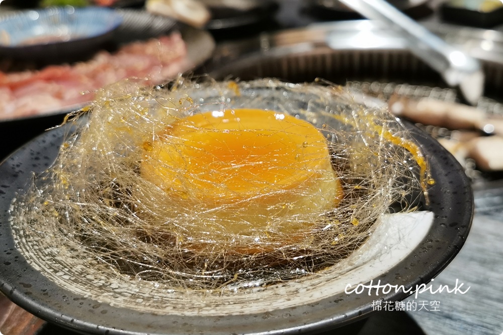 台中燒肉推薦|這家和牛切超厚！想肉燒烤飯後甜點超華麗的啦～