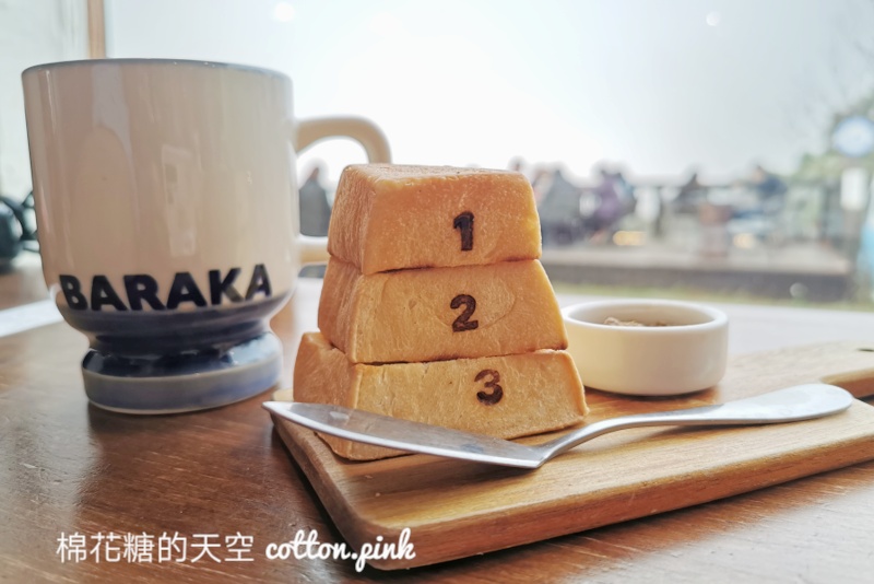 台中夜景來這家！MITAKA 3e cafe龍貓夜景咖啡不只夜景美～庭園小平房好像來到國外