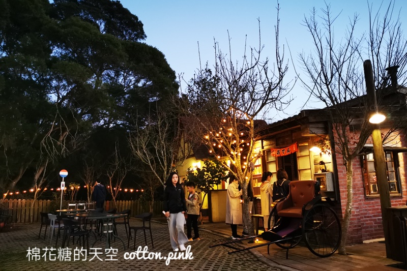 台中夜景來這家！MITAKA 3e cafe龍貓夜景咖啡不只夜景美～庭園小平房好像來到國外