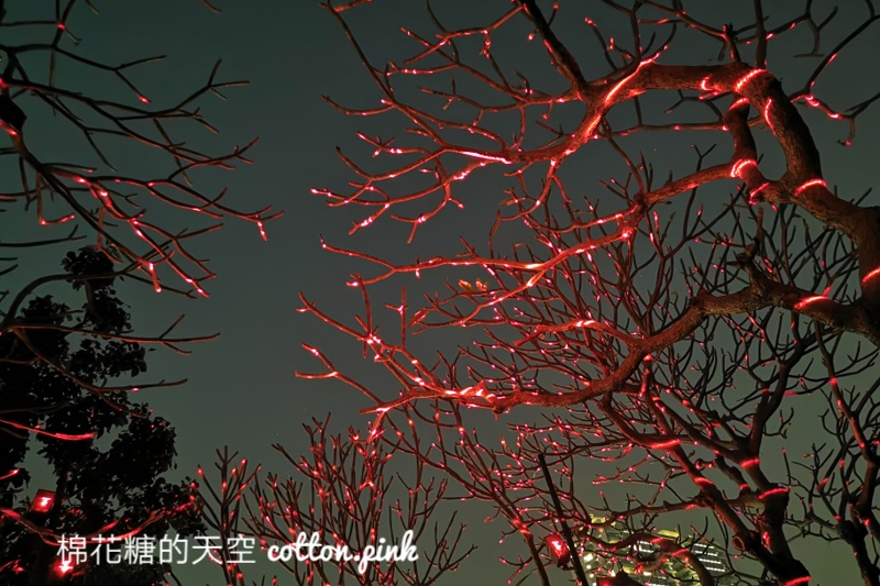 2021光影藝術節來了！國美館大門口滿滿火柴小人重現電玩情節滿滿童趣～