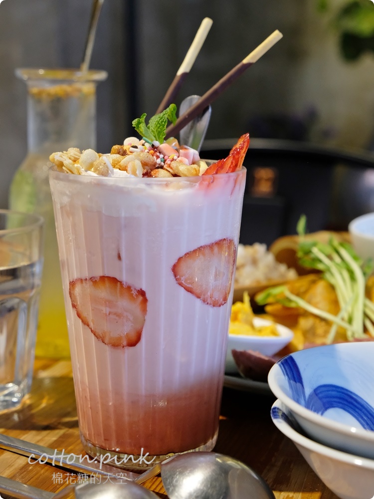 台中人氣早午餐最新活動牛排免費送！春三朝午近逢甲～少見毛巾蛋糕好吃推薦