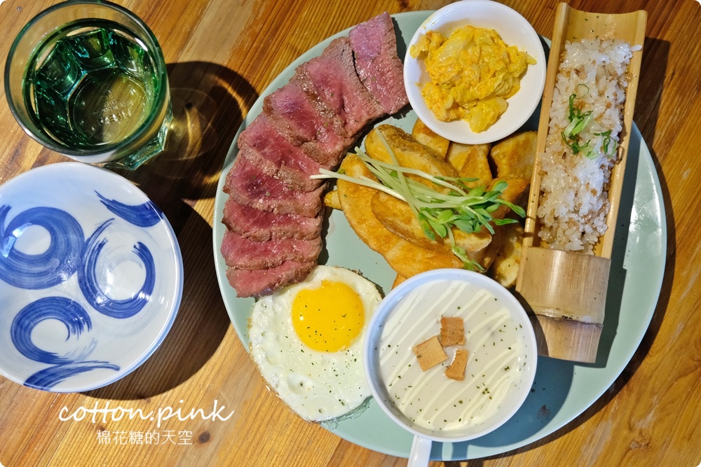 台中人氣早午餐最新活動牛排免費送！春三朝午近逢甲～少見毛巾蛋糕好吃推薦