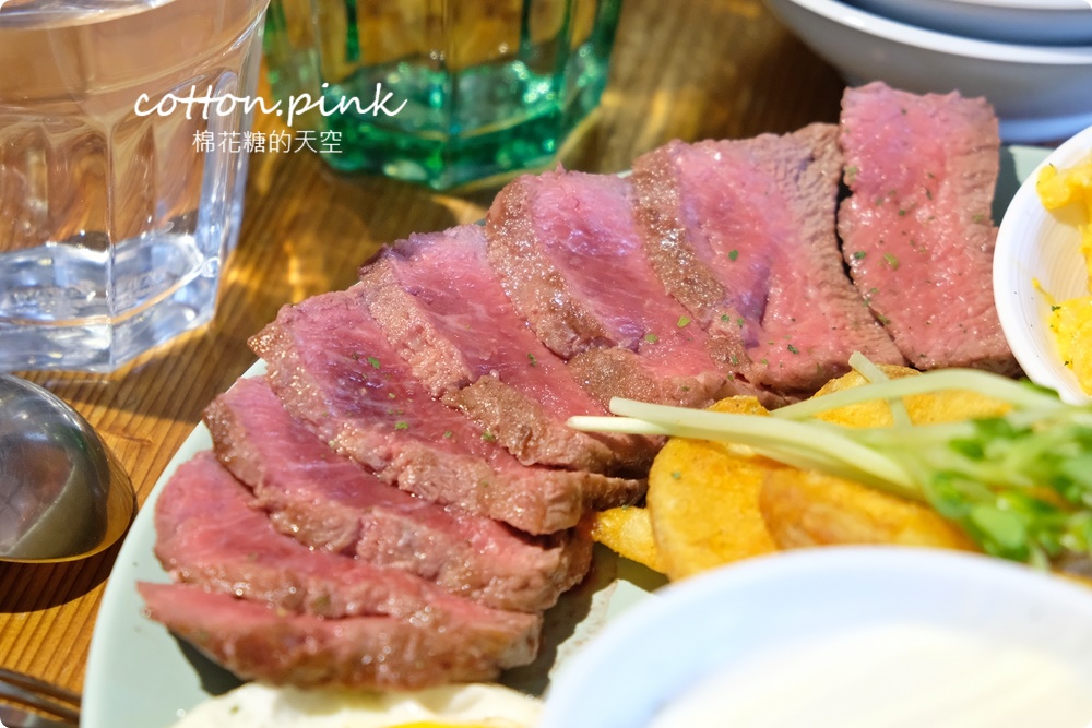 台中人氣早午餐最新活動牛排免費送！春三朝午近逢甲～少見毛巾蛋糕好吃推薦