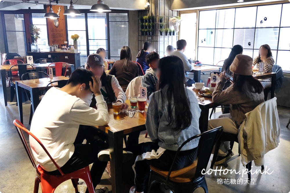 台中人氣早午餐最新活動牛排免費送！春三朝午近逢甲～少見毛巾蛋糕好吃推薦