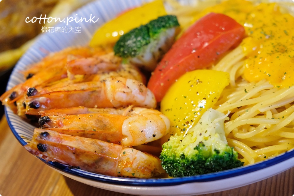 台中人氣早午餐最新活動牛排免費送！春三朝午近逢甲～少見毛巾蛋糕好吃推薦