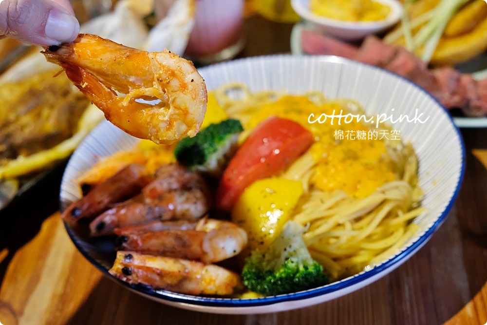 台中人氣早午餐最新活動牛排免費送！春三朝午近逢甲～少見毛巾蛋糕好吃推薦