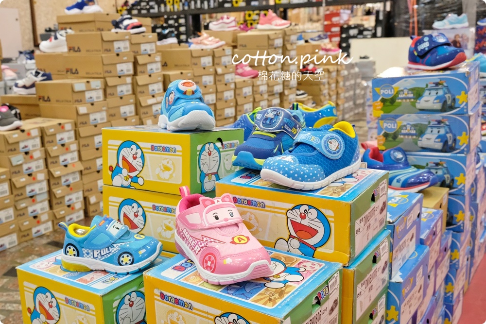 只有十天！台中大肚品牌球鞋特賣～球星款球鞋加碼兩雙八折！運動服飾三件1000元、童鞋同步下殺優惠中～