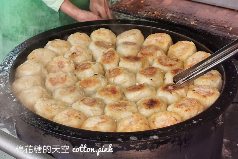 台中下午茶選這家！江媽媽水煎包每天都排隊～排隊美食吃起來